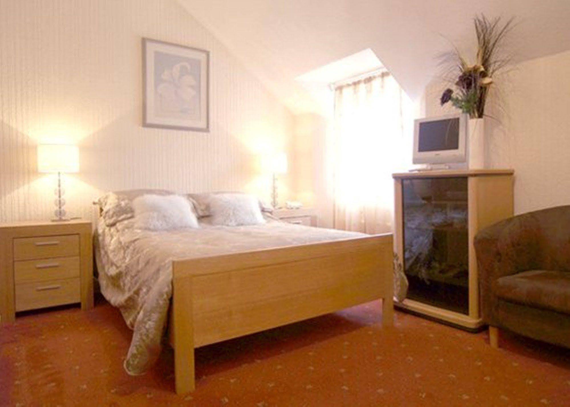 Smithaleigh Farm Rooms And Apartments Sparkwell Eksteriør bilde